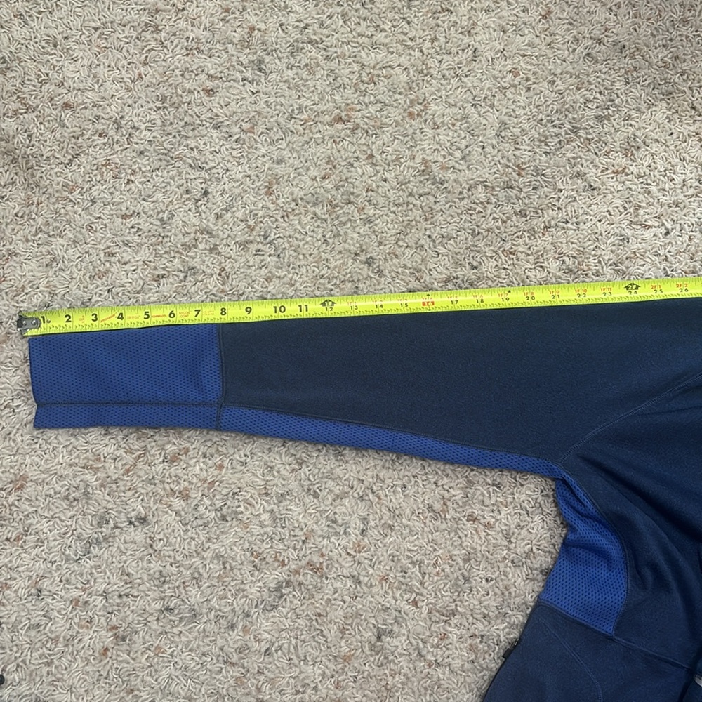 The North Face Athletic Quarter Zip Size Medium - Picture 7 of 9